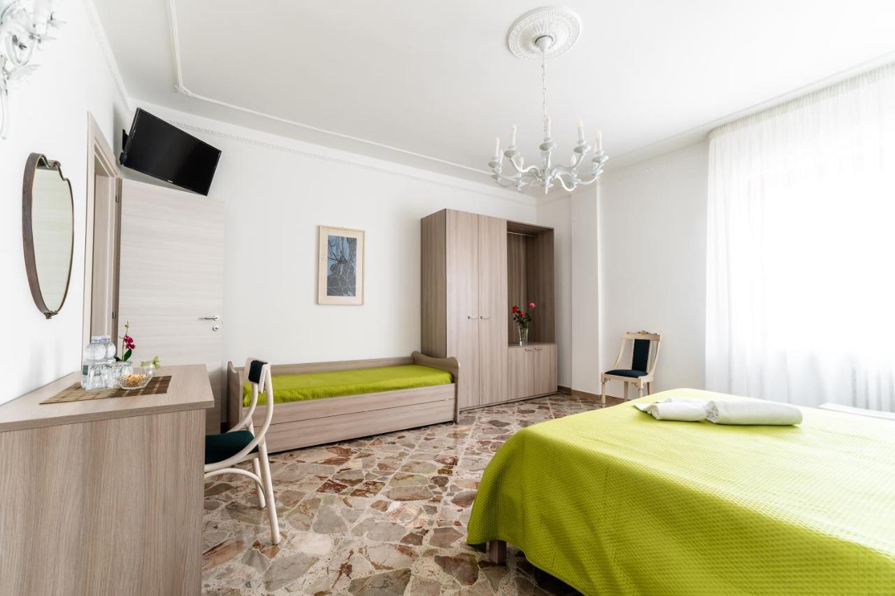 Le Calette Rooms - Puglia Mia Apartments モノーポリ エクステリア 写真