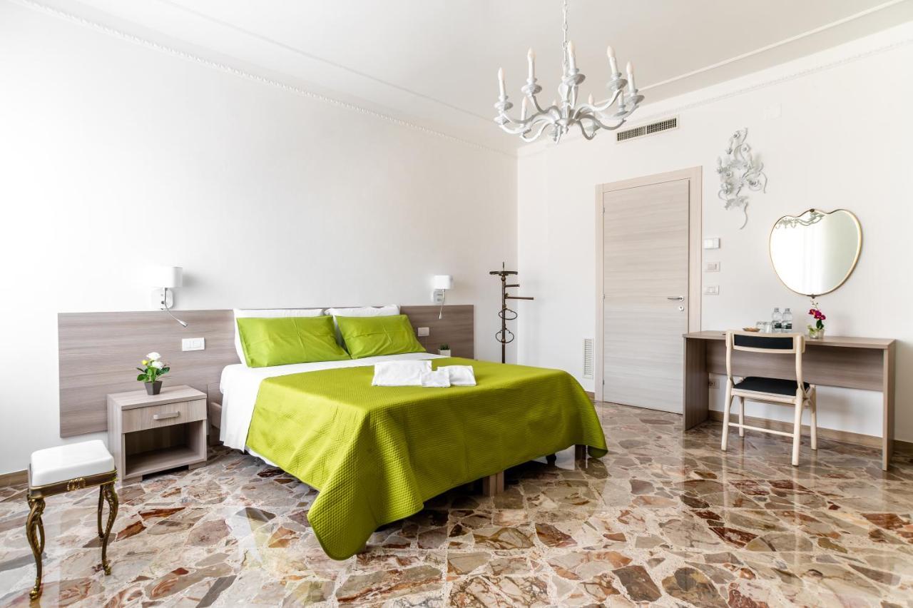 Le Calette Rooms - Puglia Mia Apartments モノーポリ エクステリア 写真