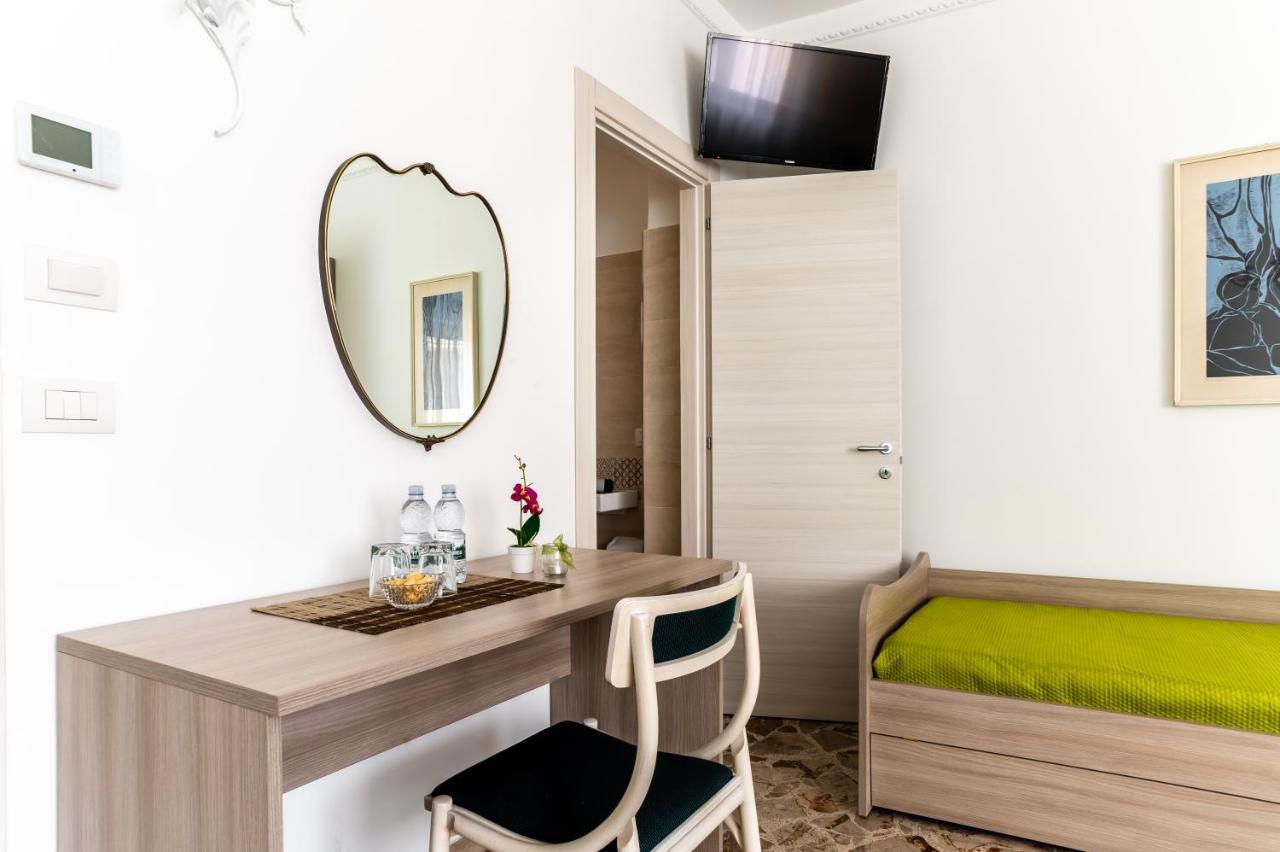 Le Calette Rooms - Puglia Mia Apartments モノーポリ エクステリア 写真