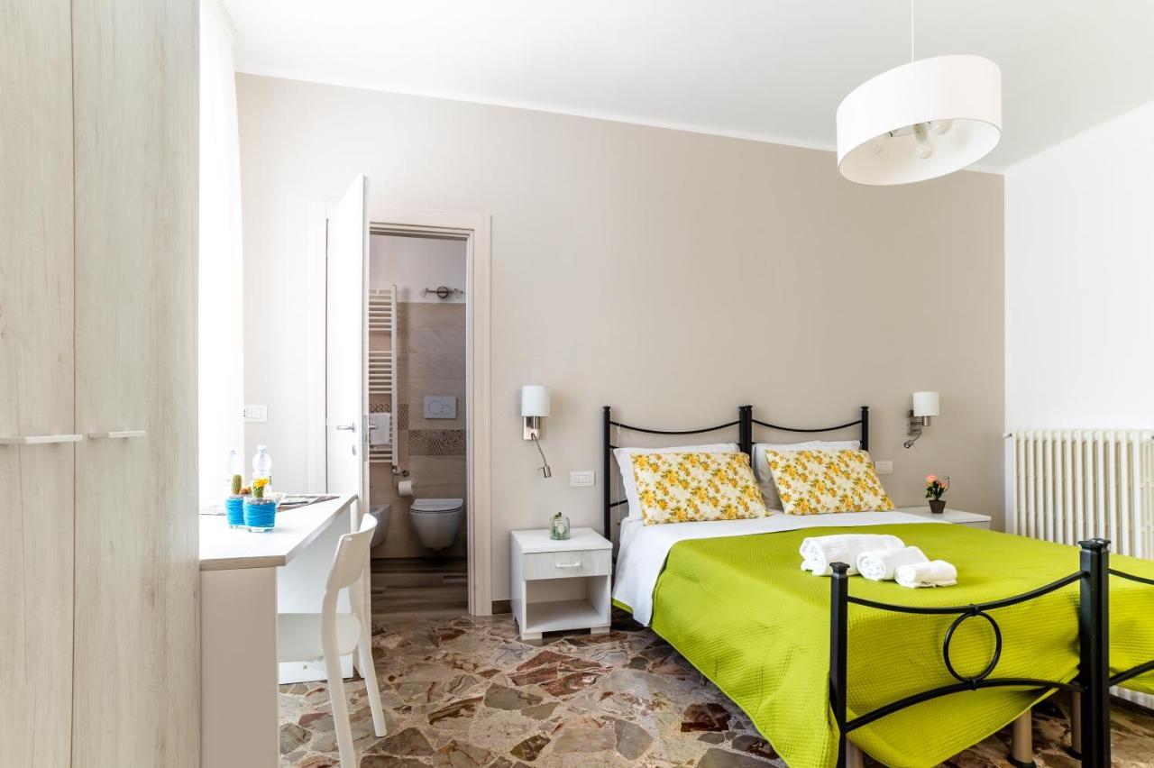 Le Calette Rooms - Puglia Mia Apartments モノーポリ エクステリア 写真