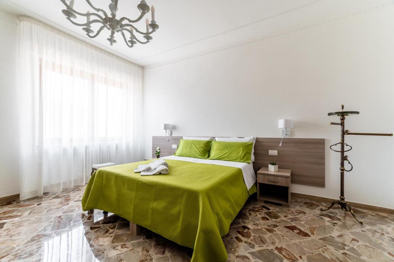 Le Calette Rooms - Puglia Mia Apartments モノーポリ エクステリア 写真