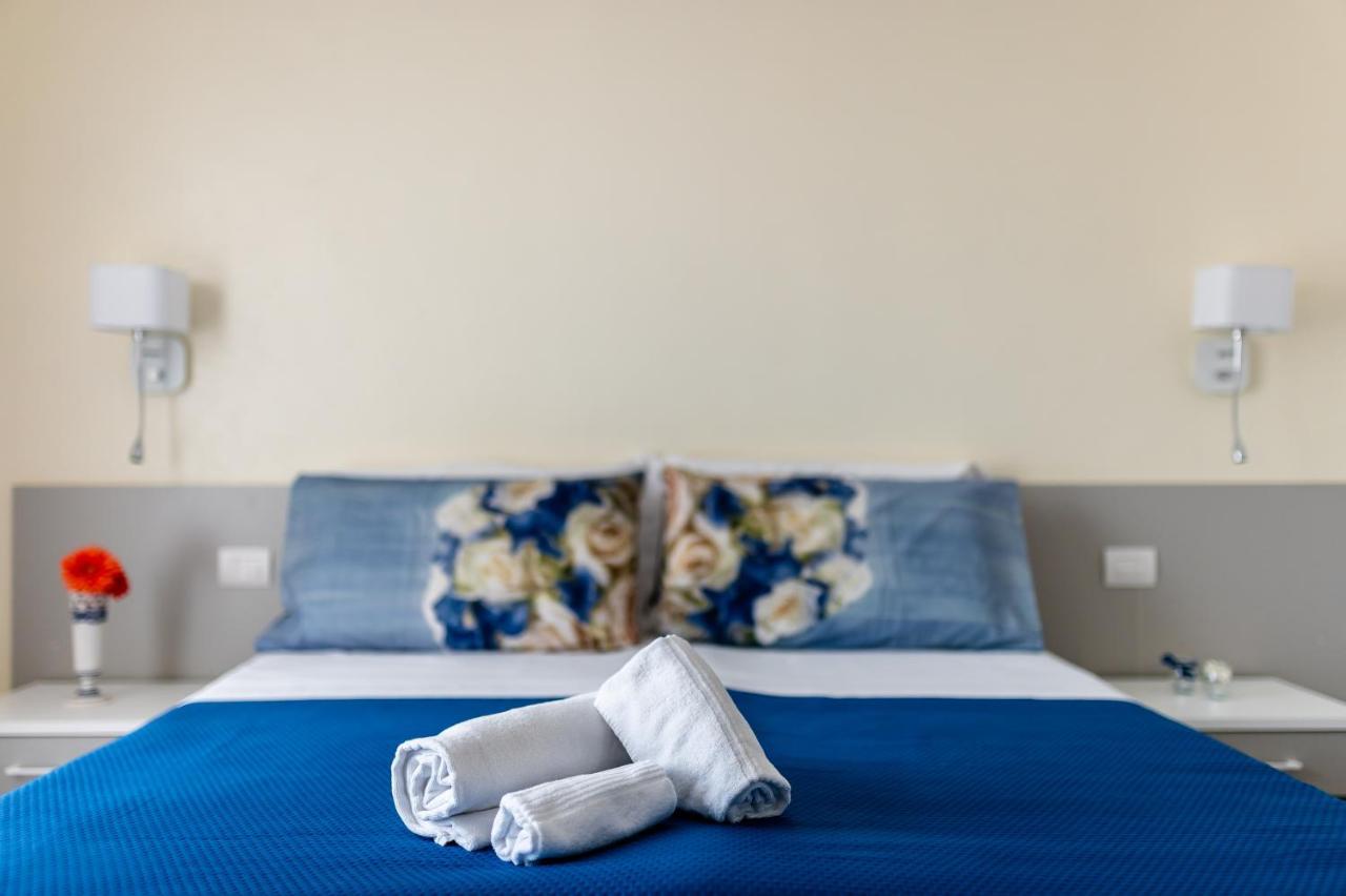 Le Calette Rooms - Puglia Mia Apartments モノーポリ エクステリア 写真