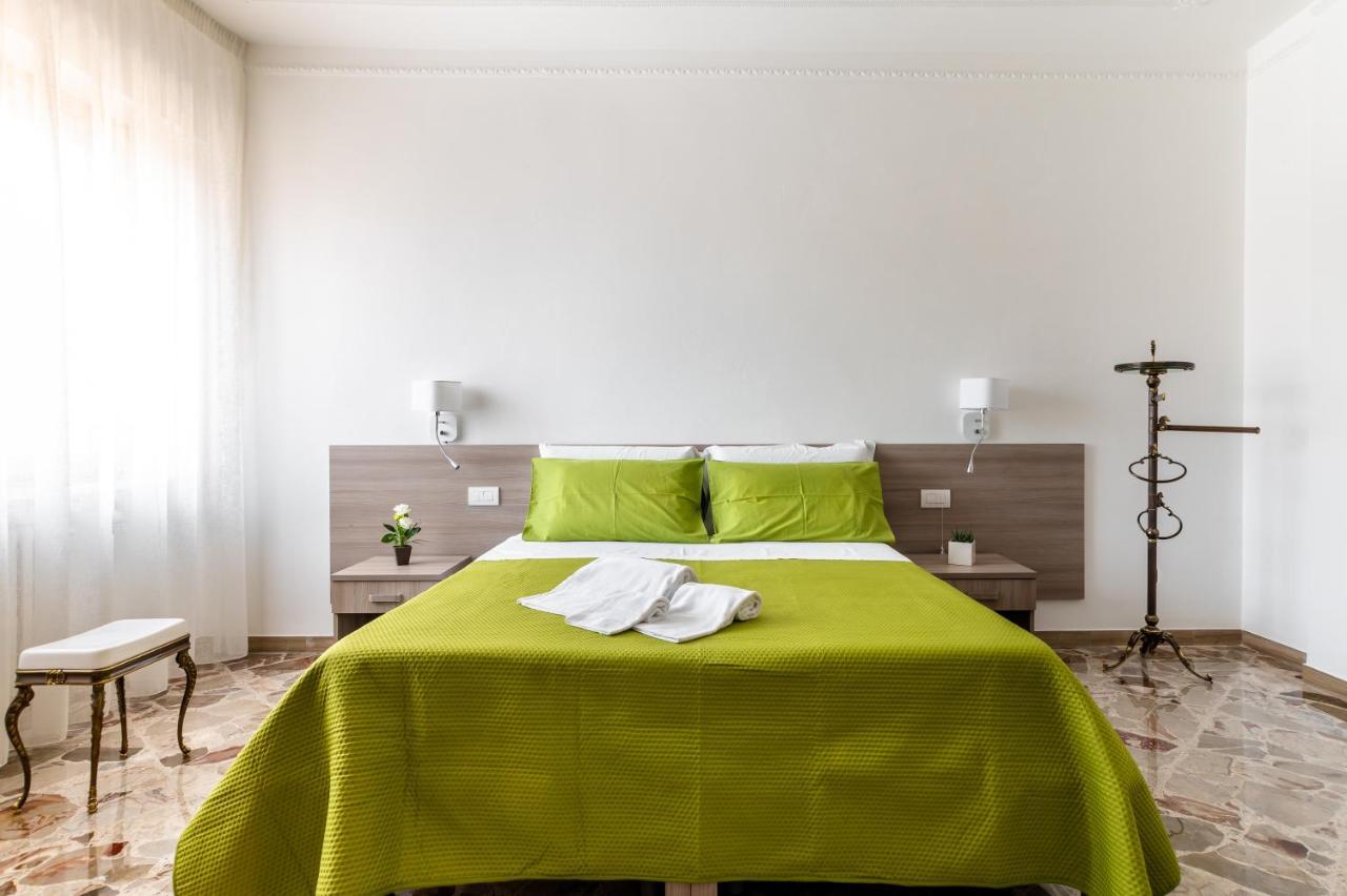 Le Calette Rooms - Puglia Mia Apartments モノーポリ エクステリア 写真