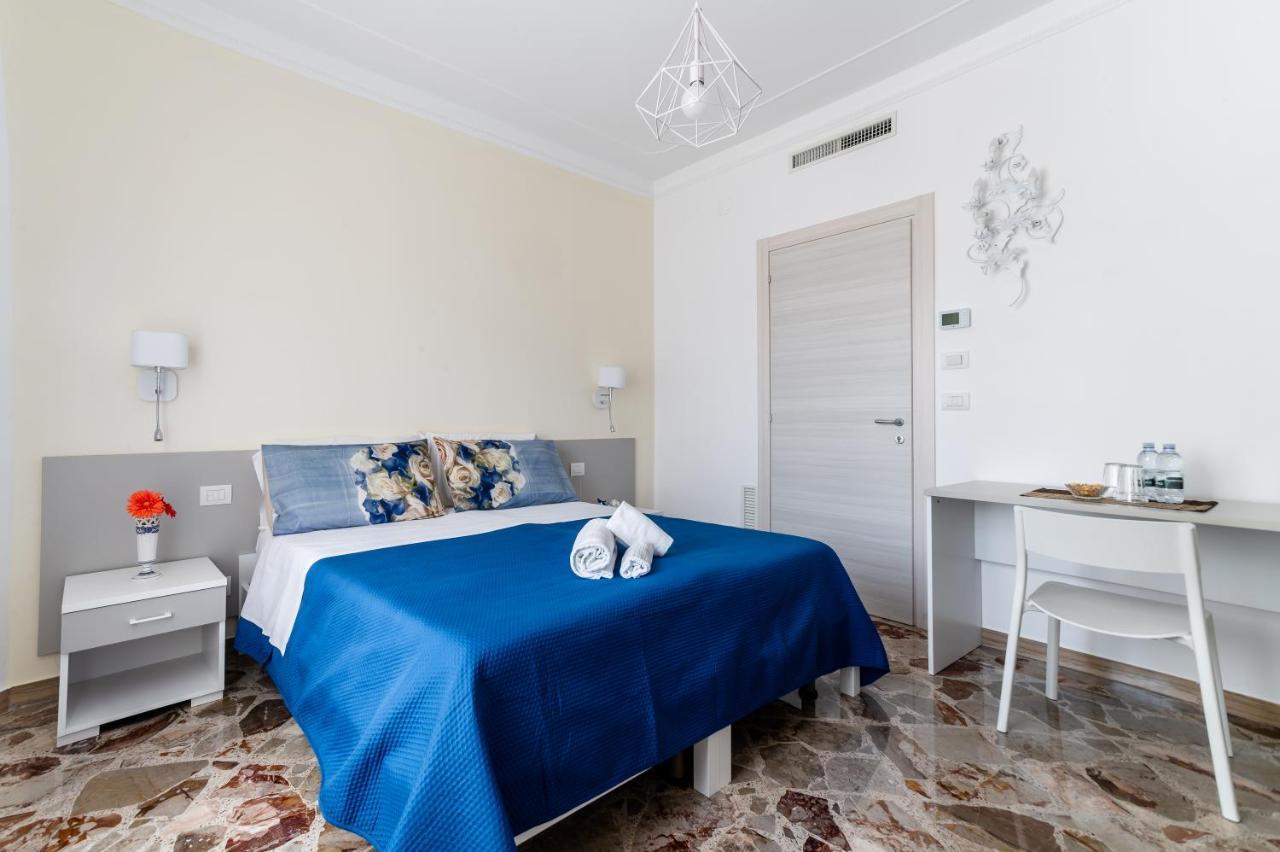 Le Calette Rooms - Puglia Mia Apartments モノーポリ エクステリア 写真